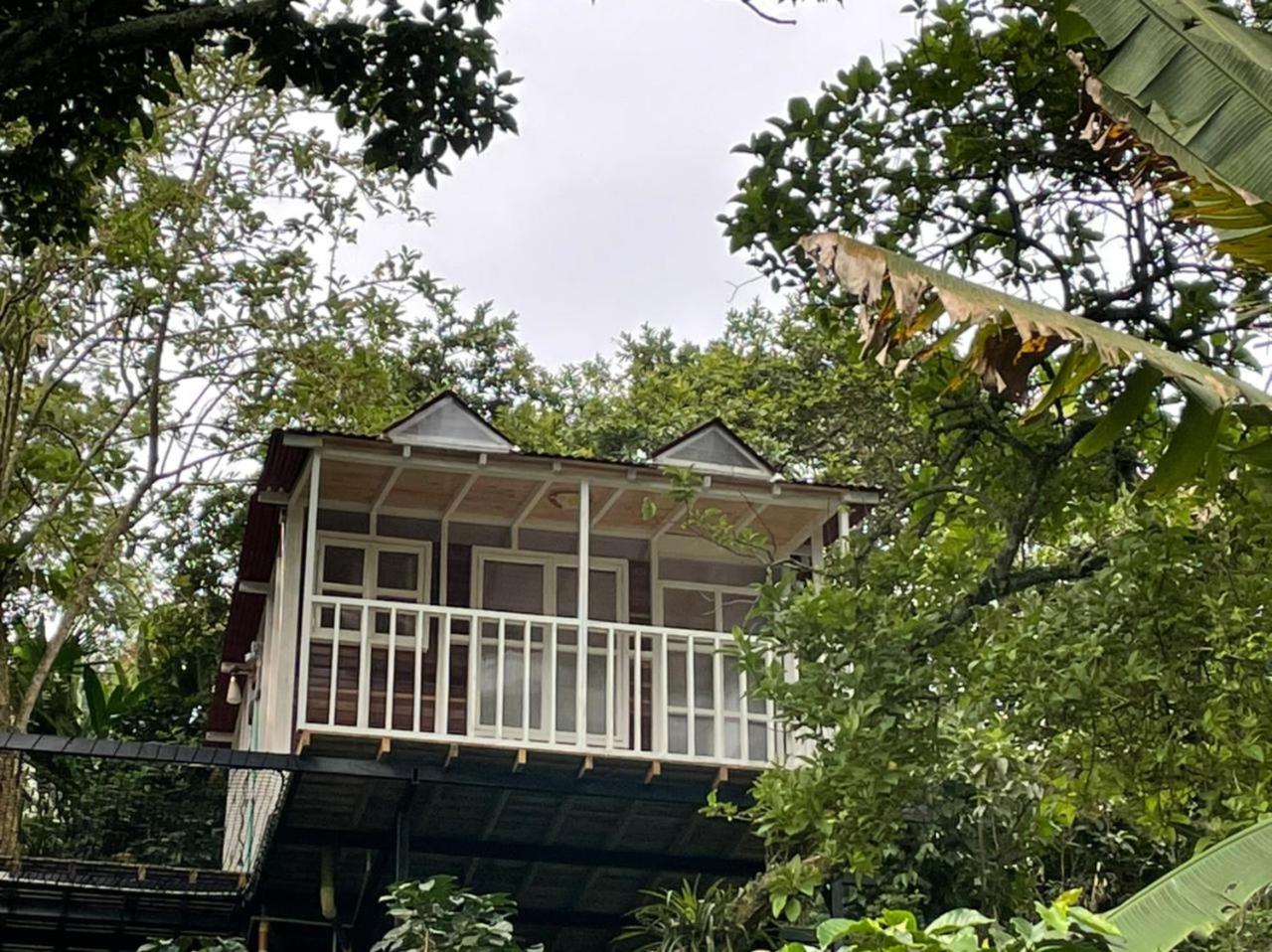 Del Rio Glamping Capsule hotel San Francisco (Cundinamarca)