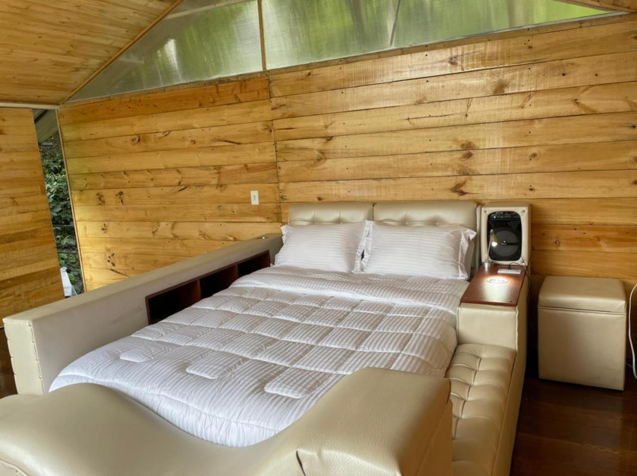 Del Rio Glamping Capsule hotel